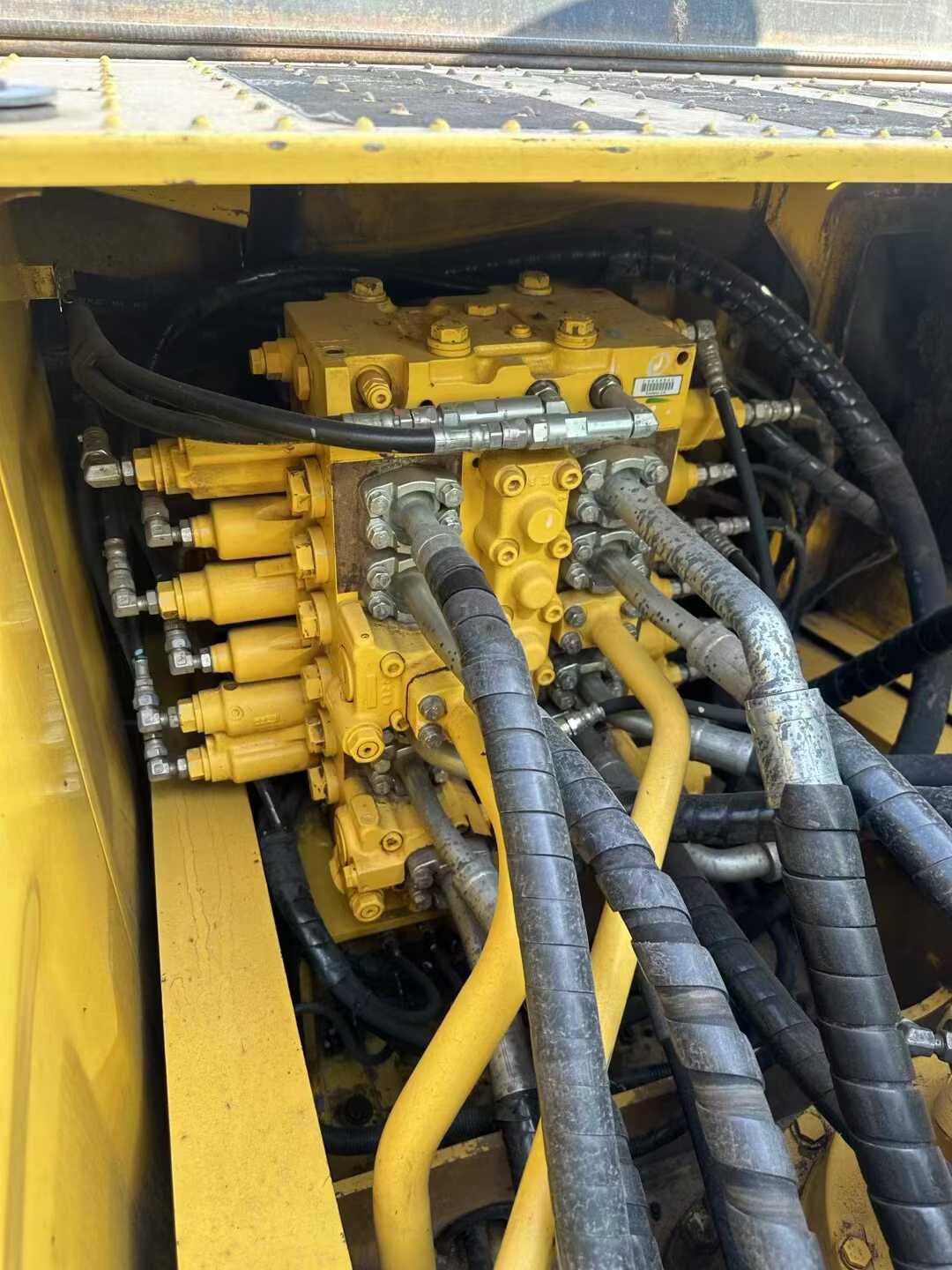 Used Komatsu PC200-8 Excavator 2020 Model / 4