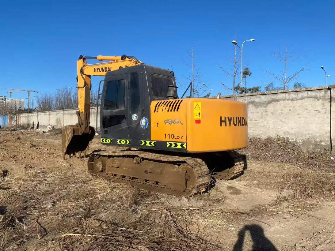 Buy Hyundai R110-7 Used Excavator / 1