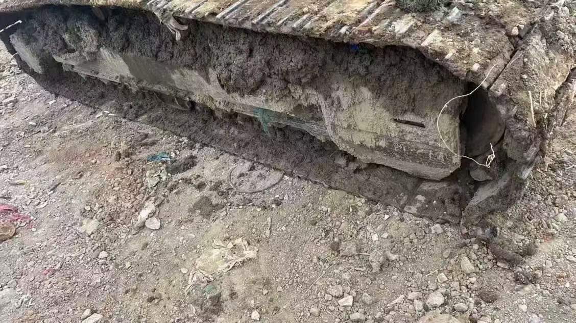 Used Hitachi ZX200-5A Excavator 2021 Model / 9