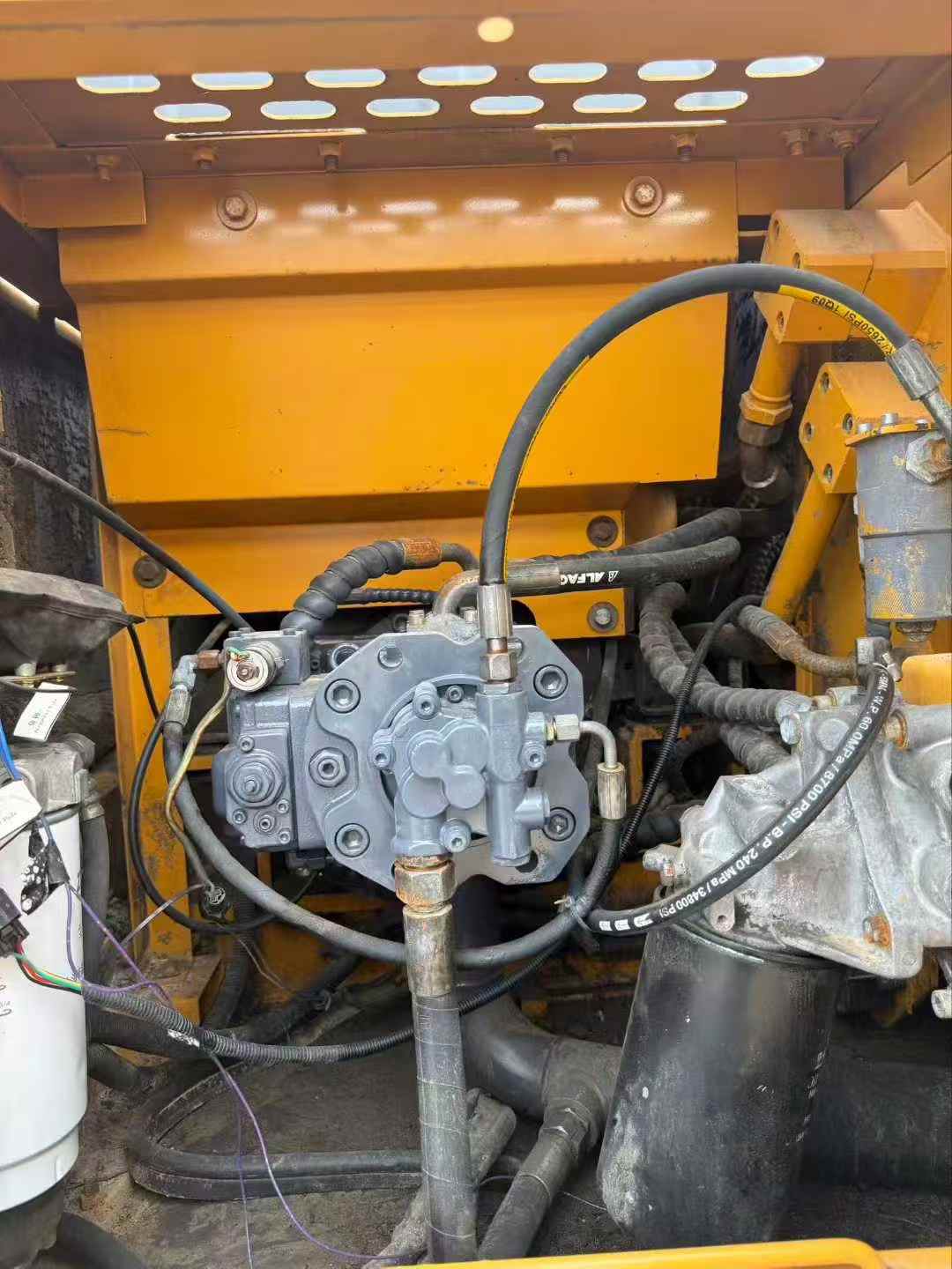 Used Sany SY135 Excavator 2016 Model / 5