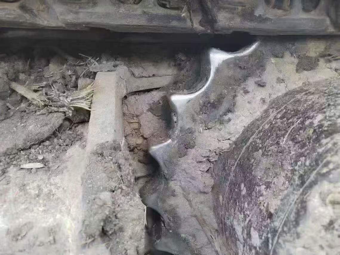 Used Volvo EW210C Excavator 2012 Model / 2