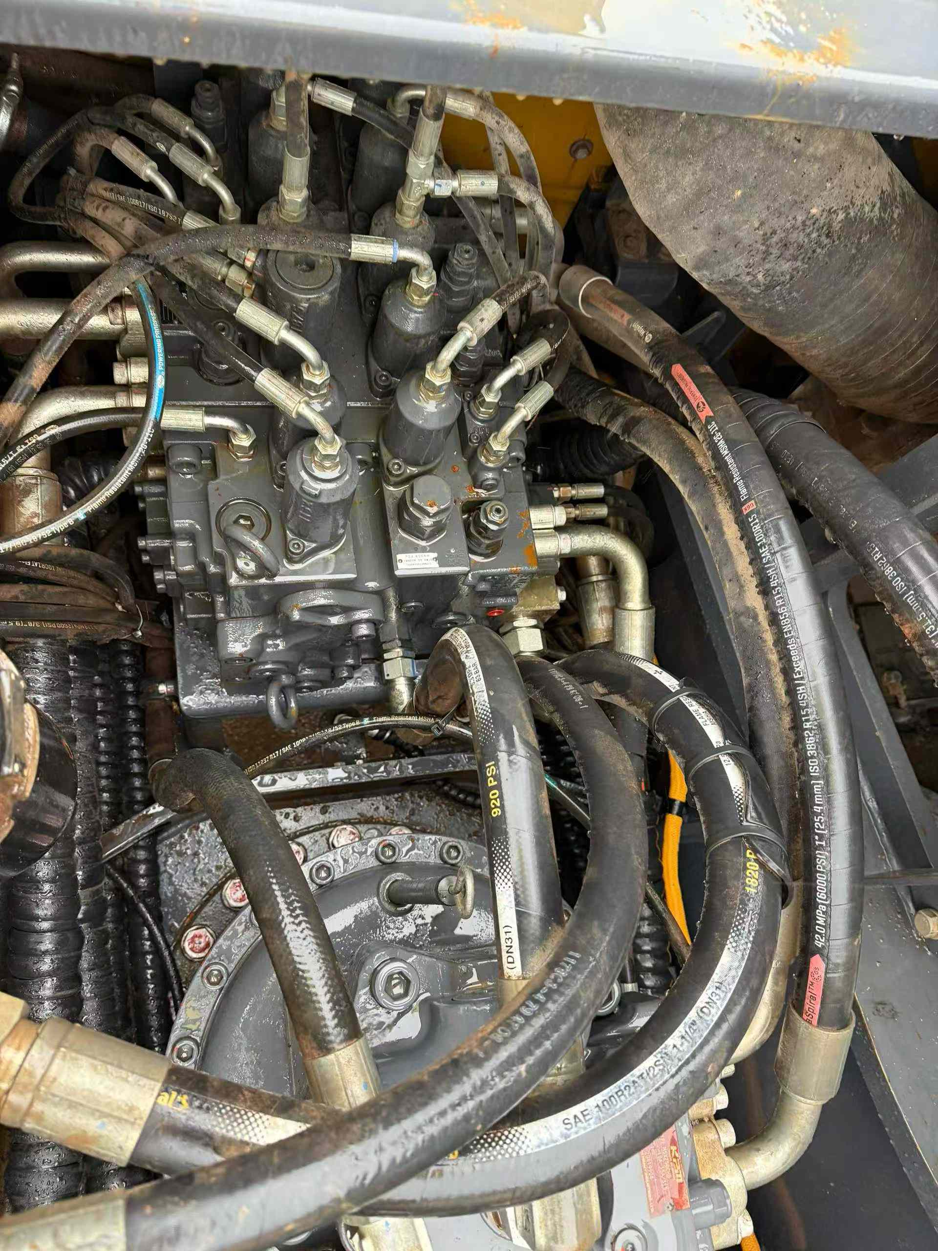 Used XCMG XE550DK Excavator 2021 Model / 5