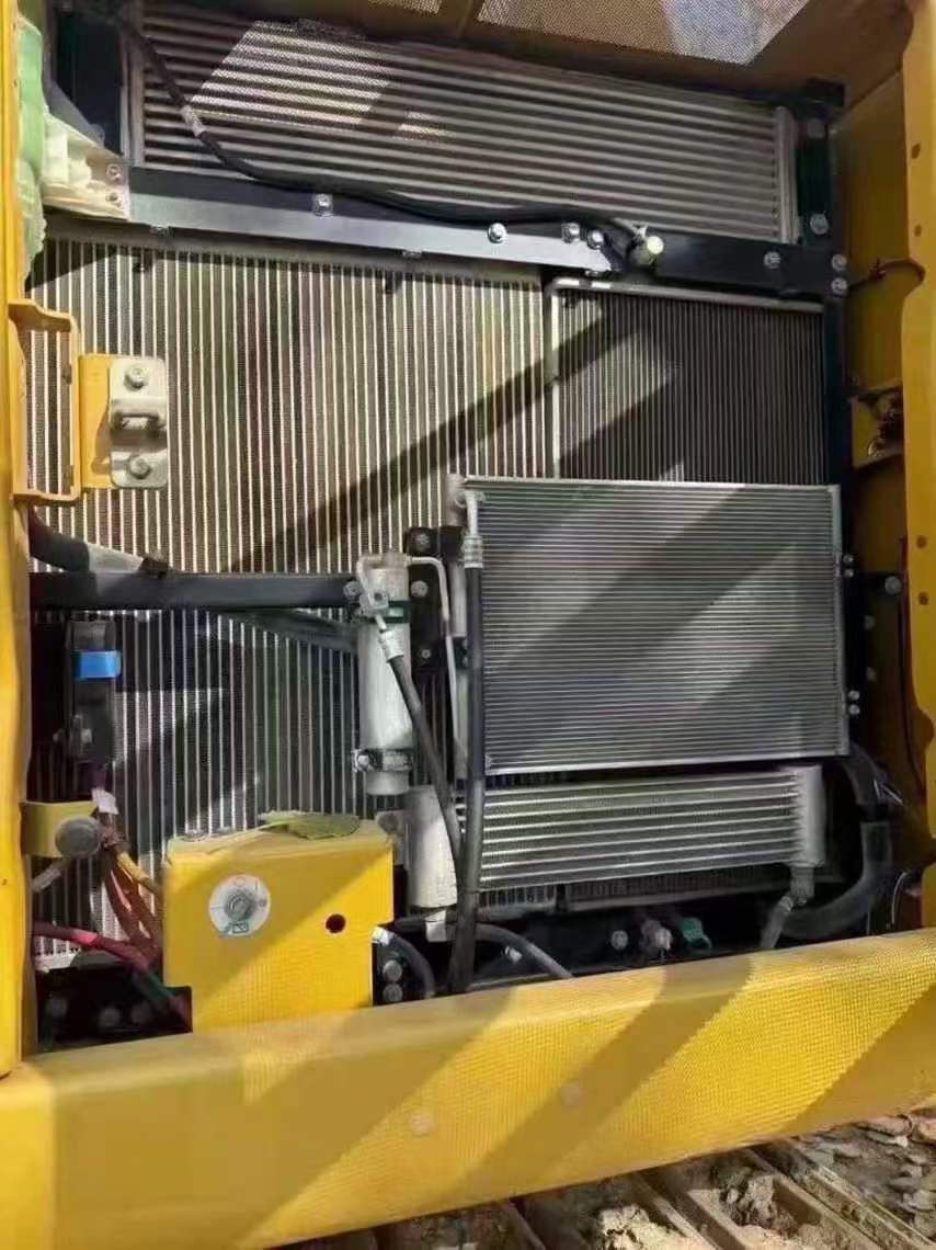 Used Caterpillar 330L Excavator 2019 Model / 6