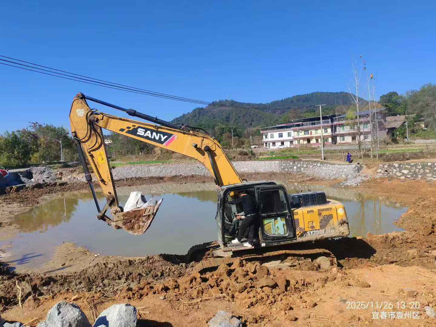Used Sany SY200H Excavator 2020 Model / 6