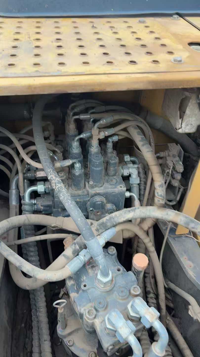 Used XCMG XE150 Excavator 2018 Model / 4