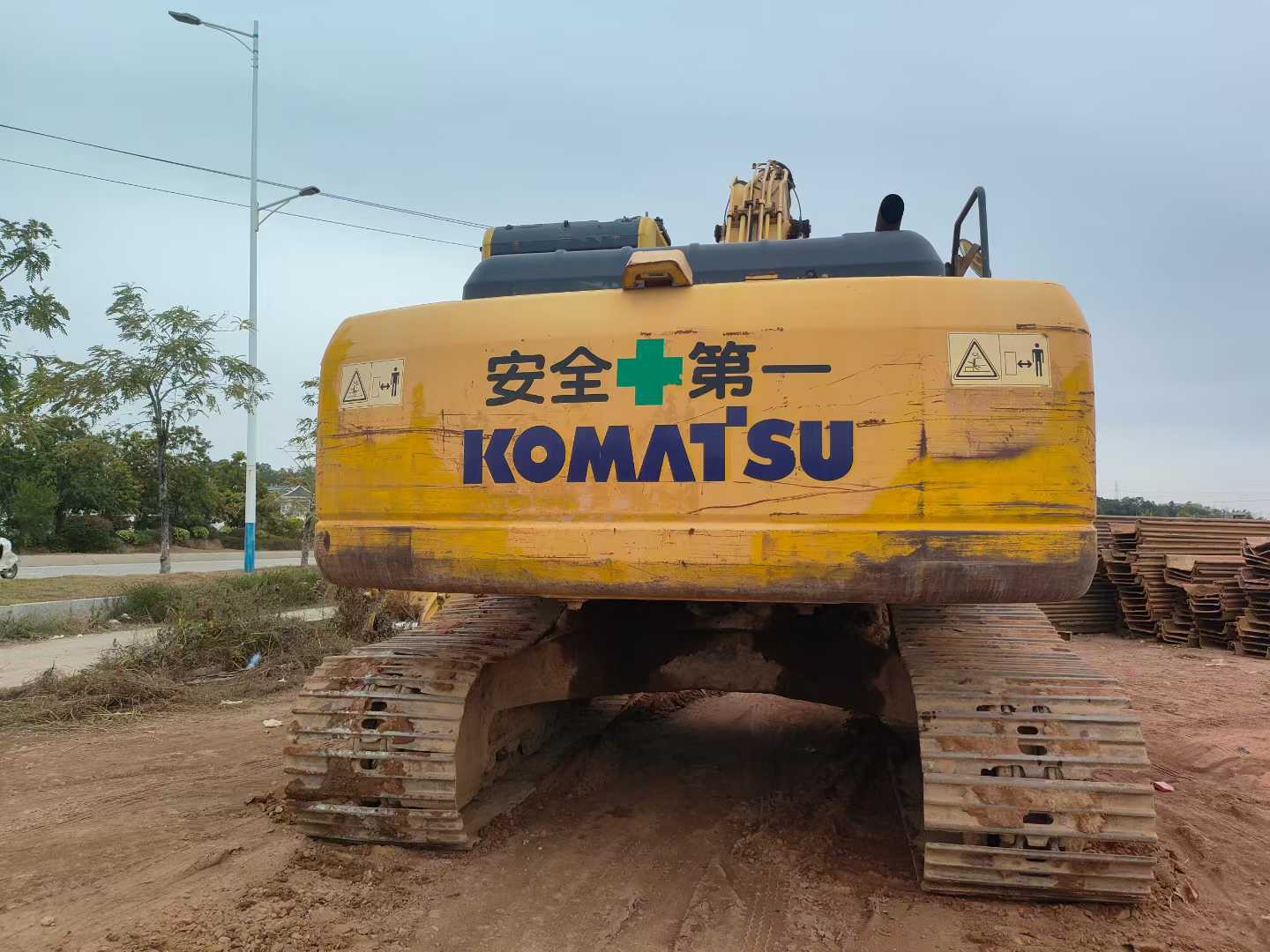 Used Komatsu PC200-8 Excavator 2016 Model / 3