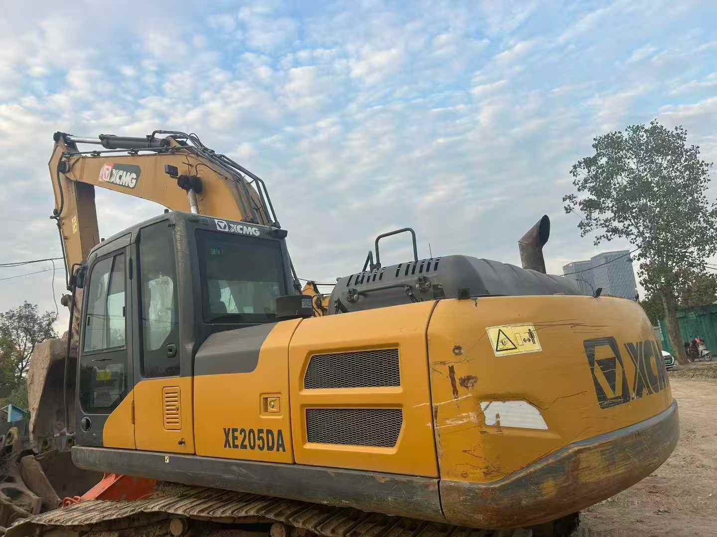 Used XCMG XE205GH Excavator 2021 Model / 3