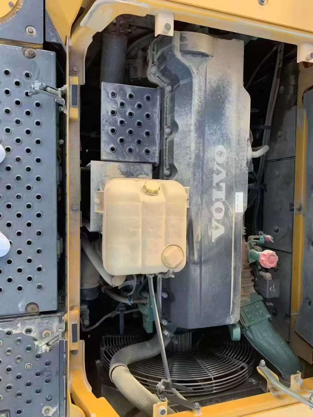 Used Volvo EC480 Excavator 2016 Model / 3