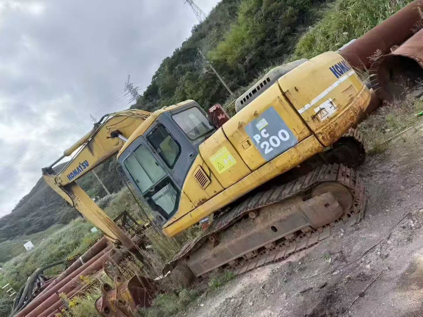 Buy Komatsu PC200 Used Excavator / 1
