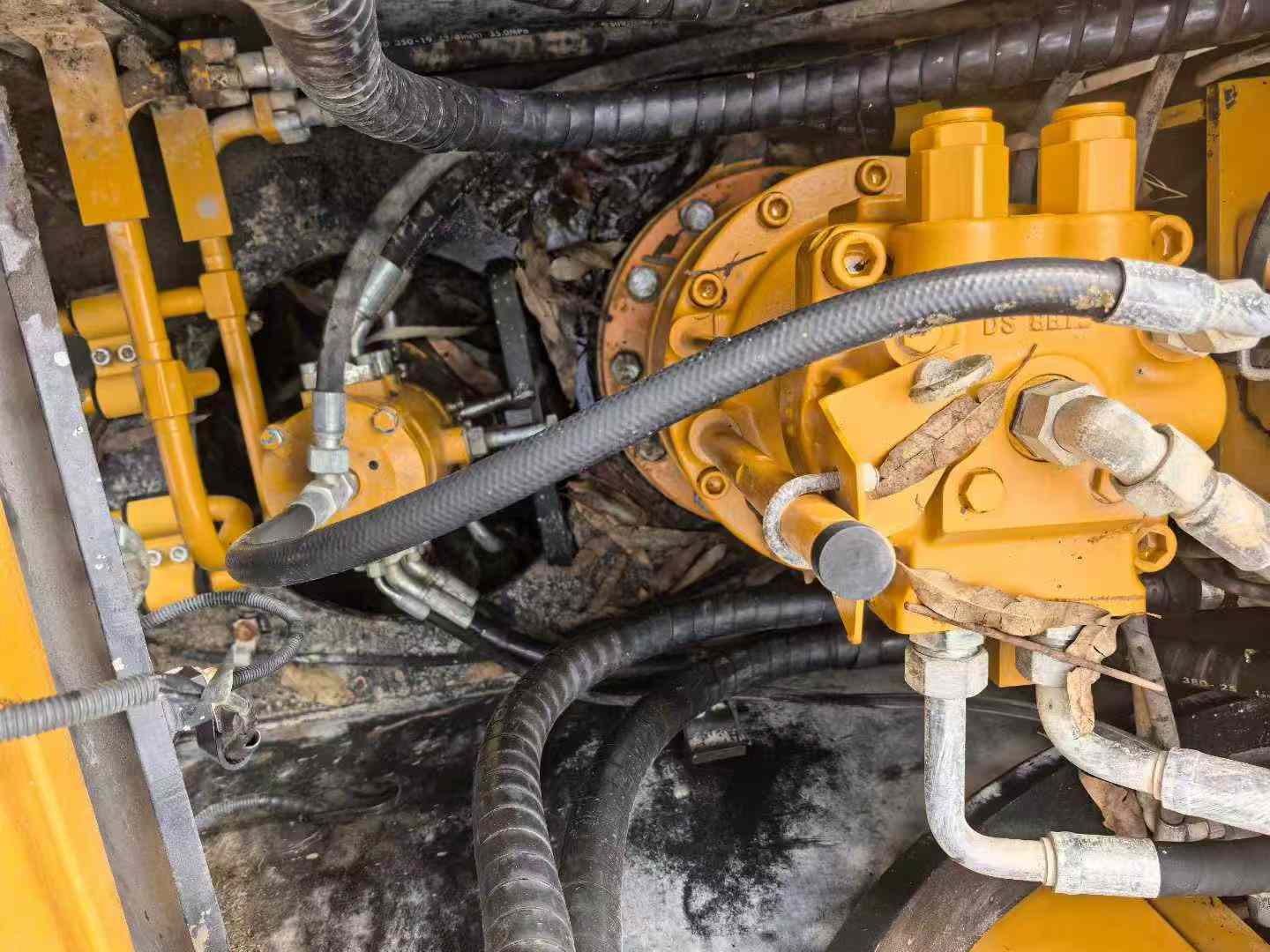 Used Sany SY200H Excavator 2019 Model / 4