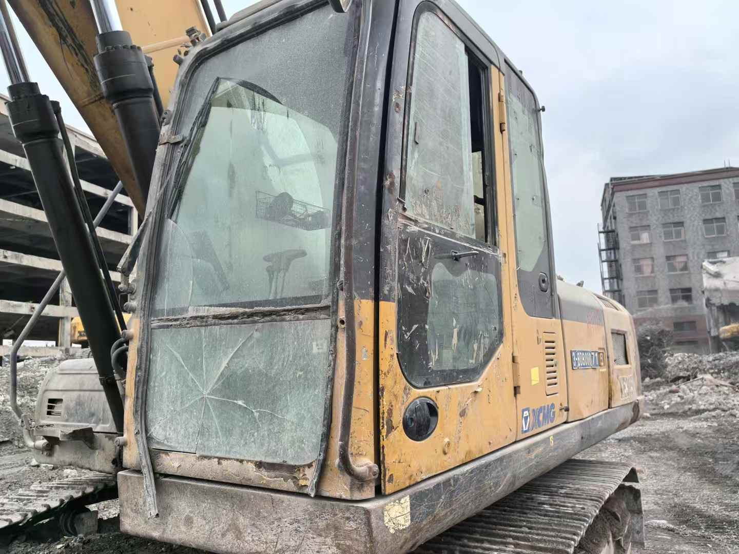 Used XCMG XE270GK Excavator 2018 Model / 4