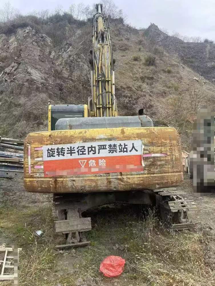 Used Komatsu PC200-8 Excavator 2010 Model / 9