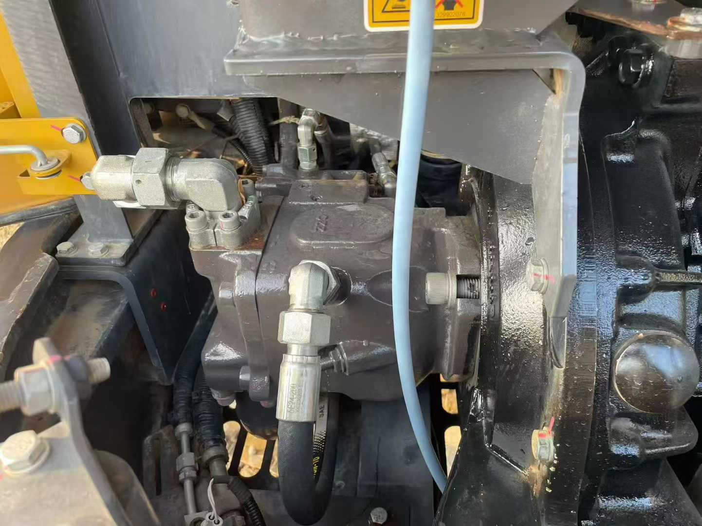 Used XCMG ZL60G Excavator 2023 Model / 5