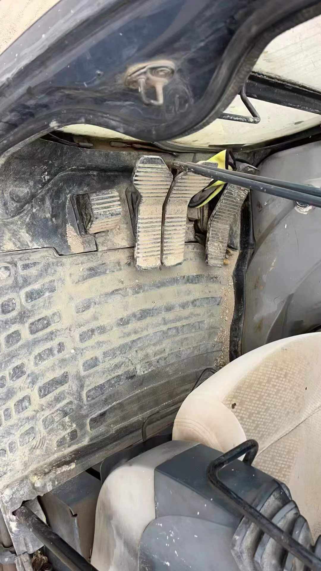 Used Kobelco SK200 Excavator 2016 Model / 9