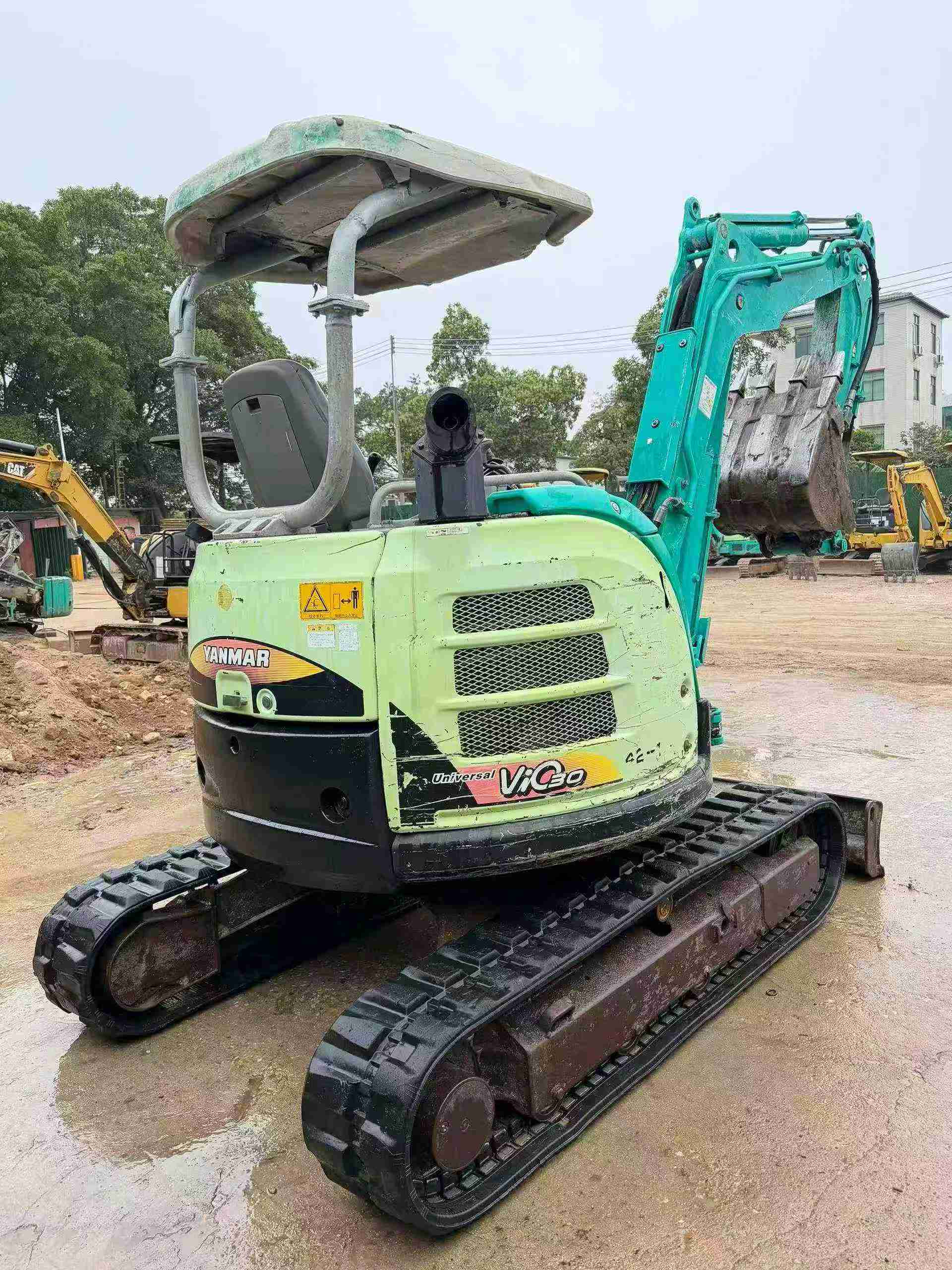 Buy Yanmar VIO30-5B Used Excavator / 1