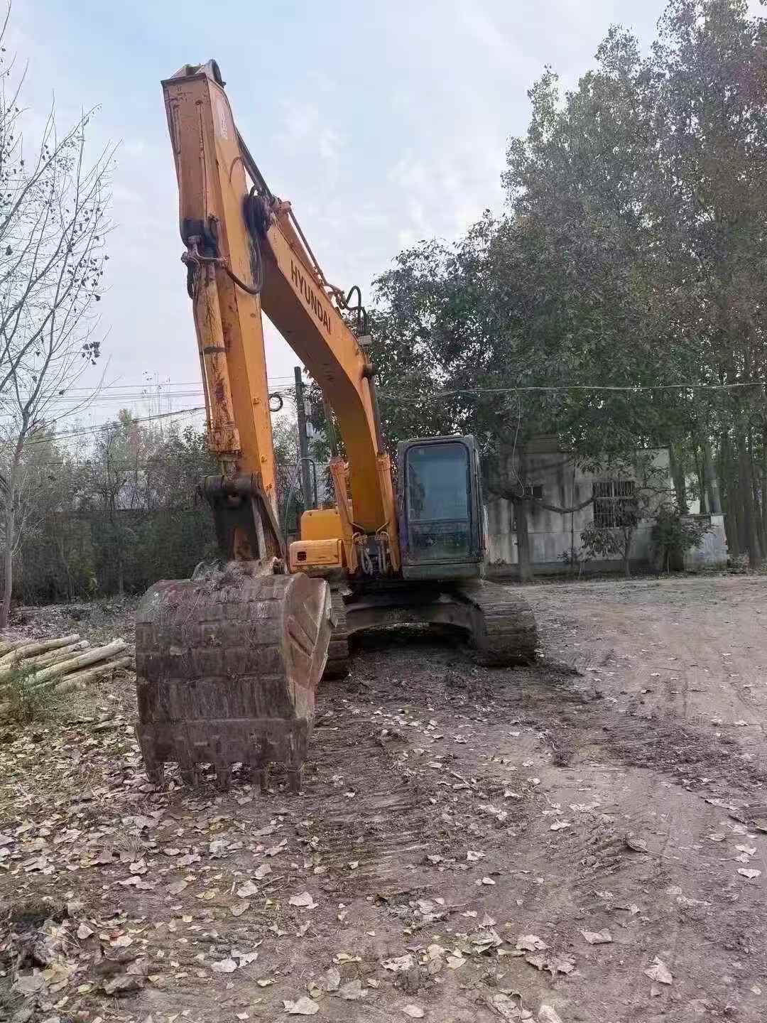 Buy Hyundai R215-7 Used Excavator / 4 Used Hyundai R215-7 Excavator 2010 Model / 4