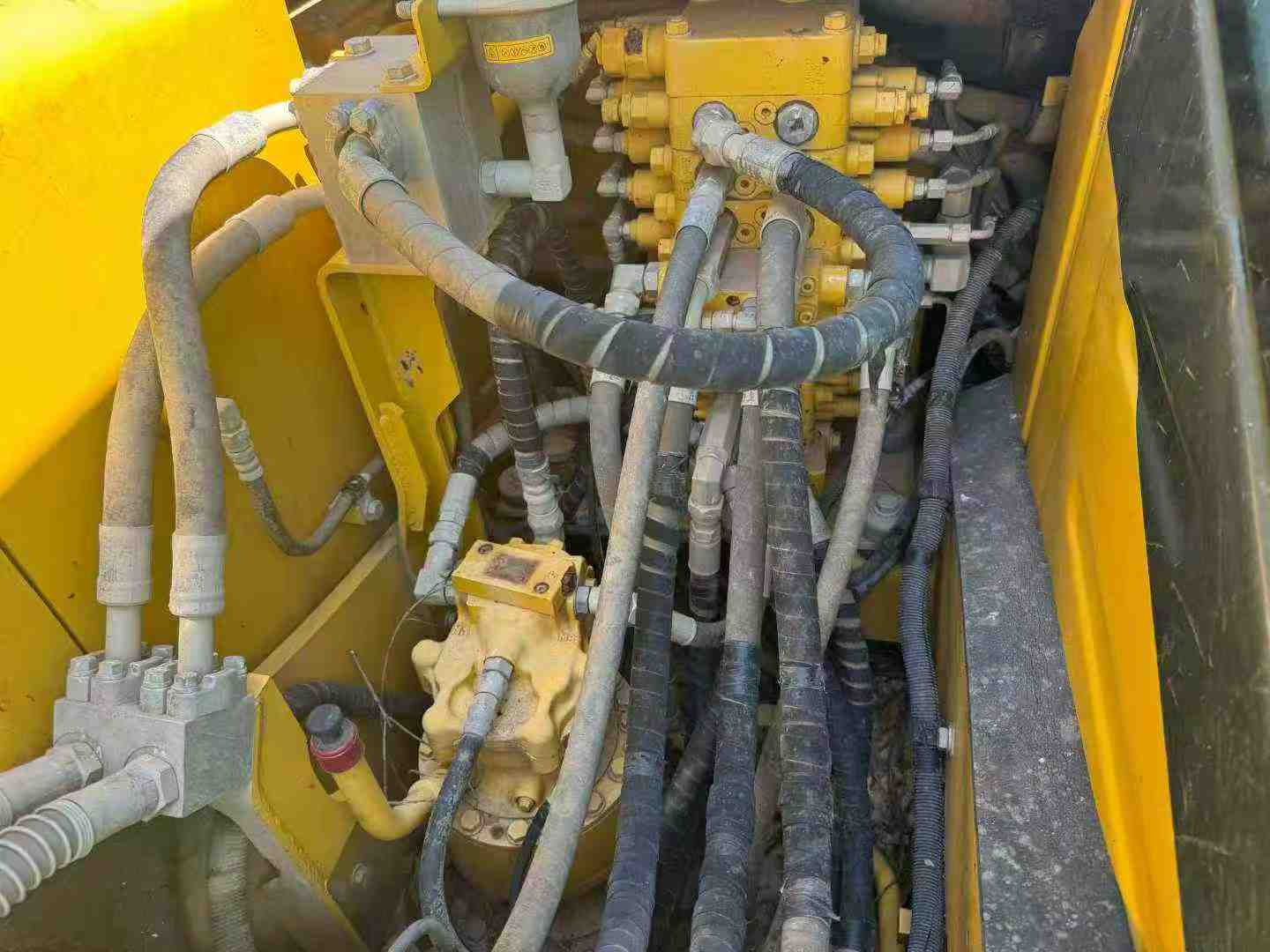 Buy Komatsu PC130-8 Used Excavator / 1