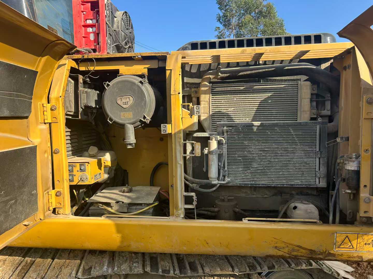 Used Caterpillar 320D Excavator 2016 Model / 3