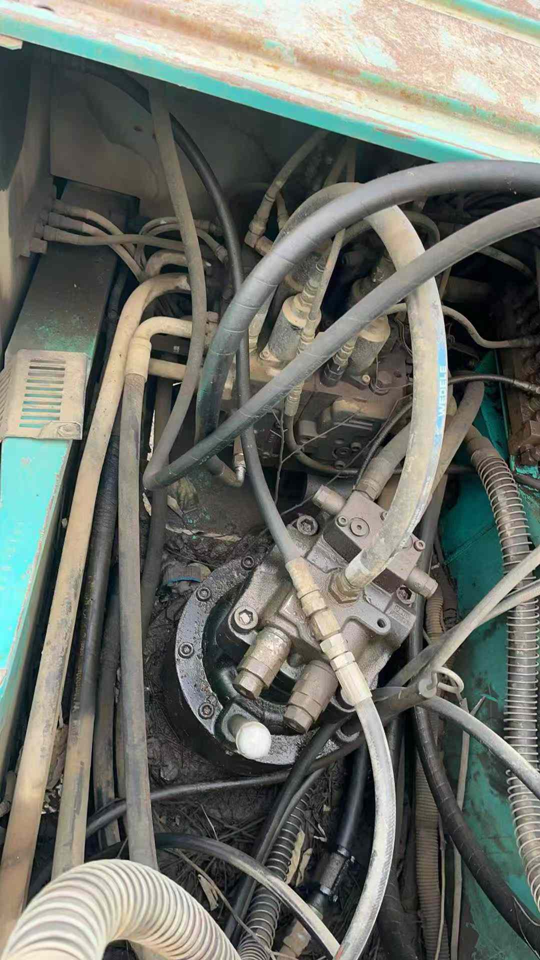 Used Kobelco SK200 Excavator 2016 Model / 4