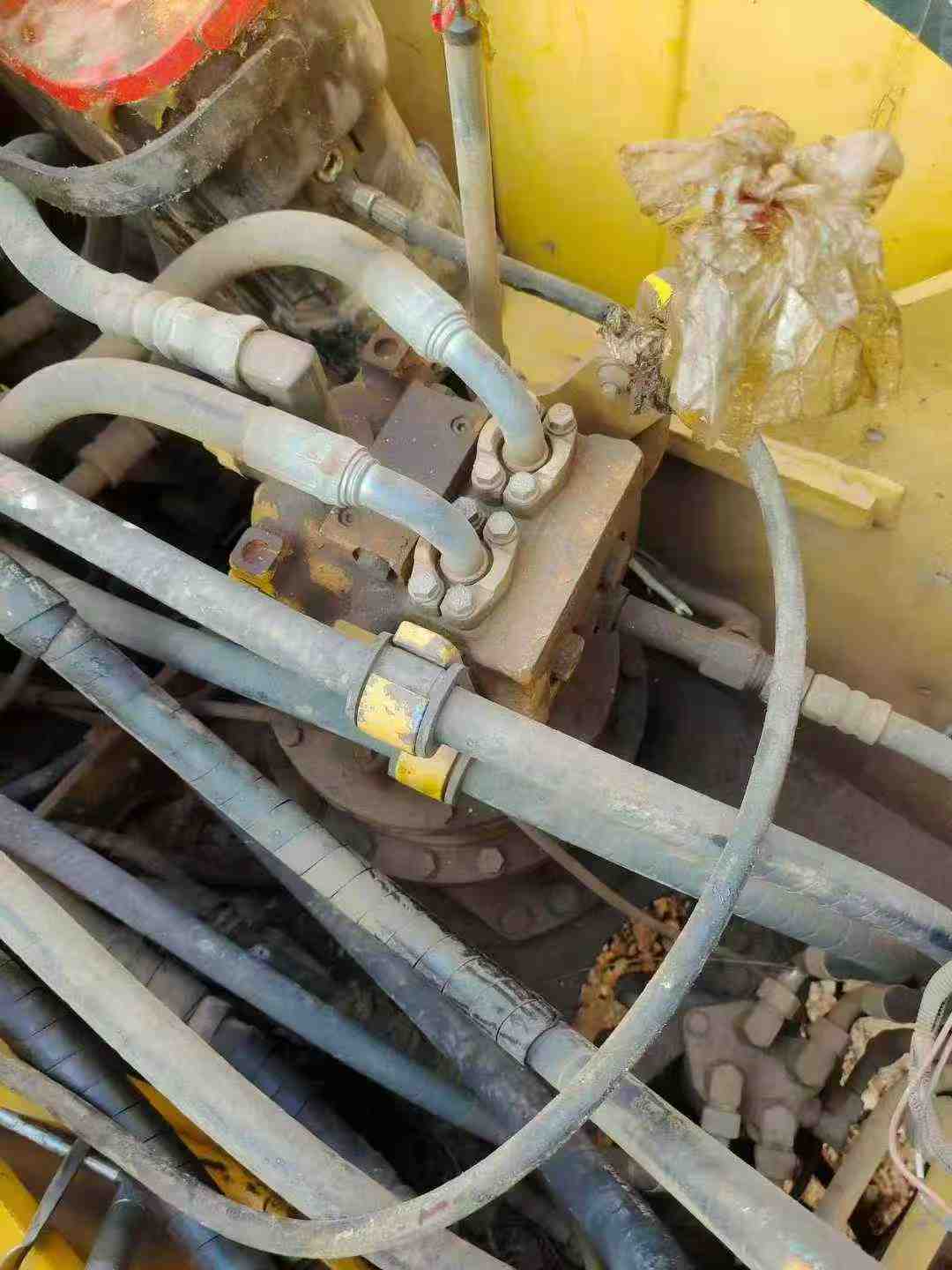 Used Komatsu PC200 Excavator 2016 Model / 3