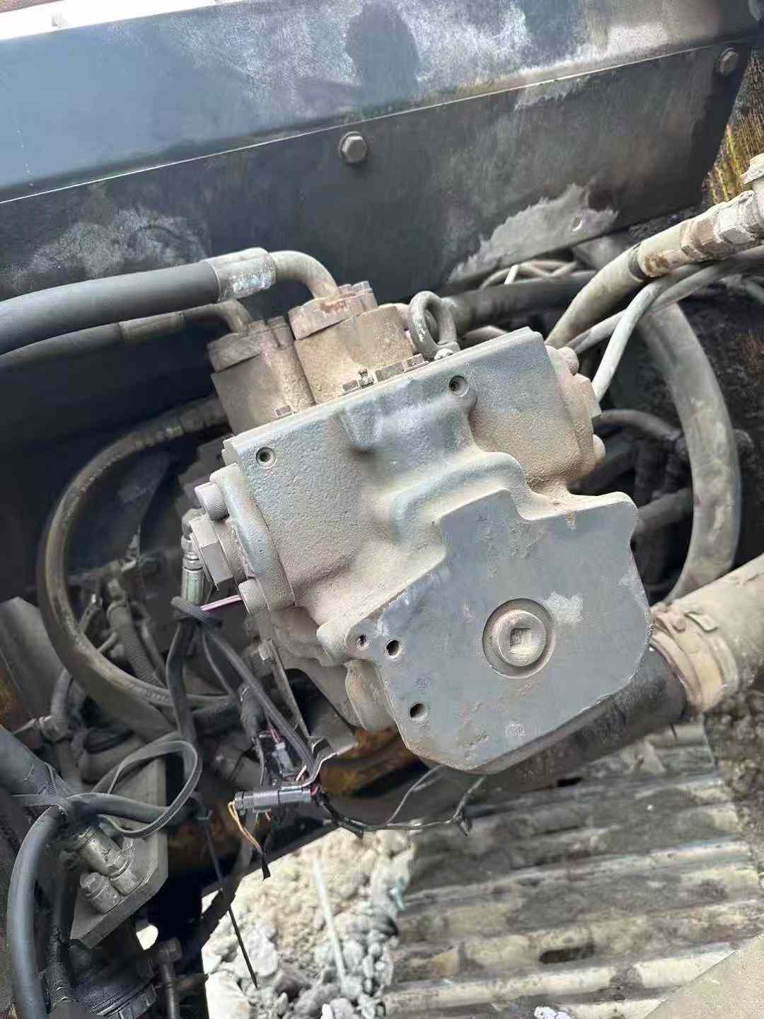 Used Komatsu PC200 Excavator 2016 Model / 9