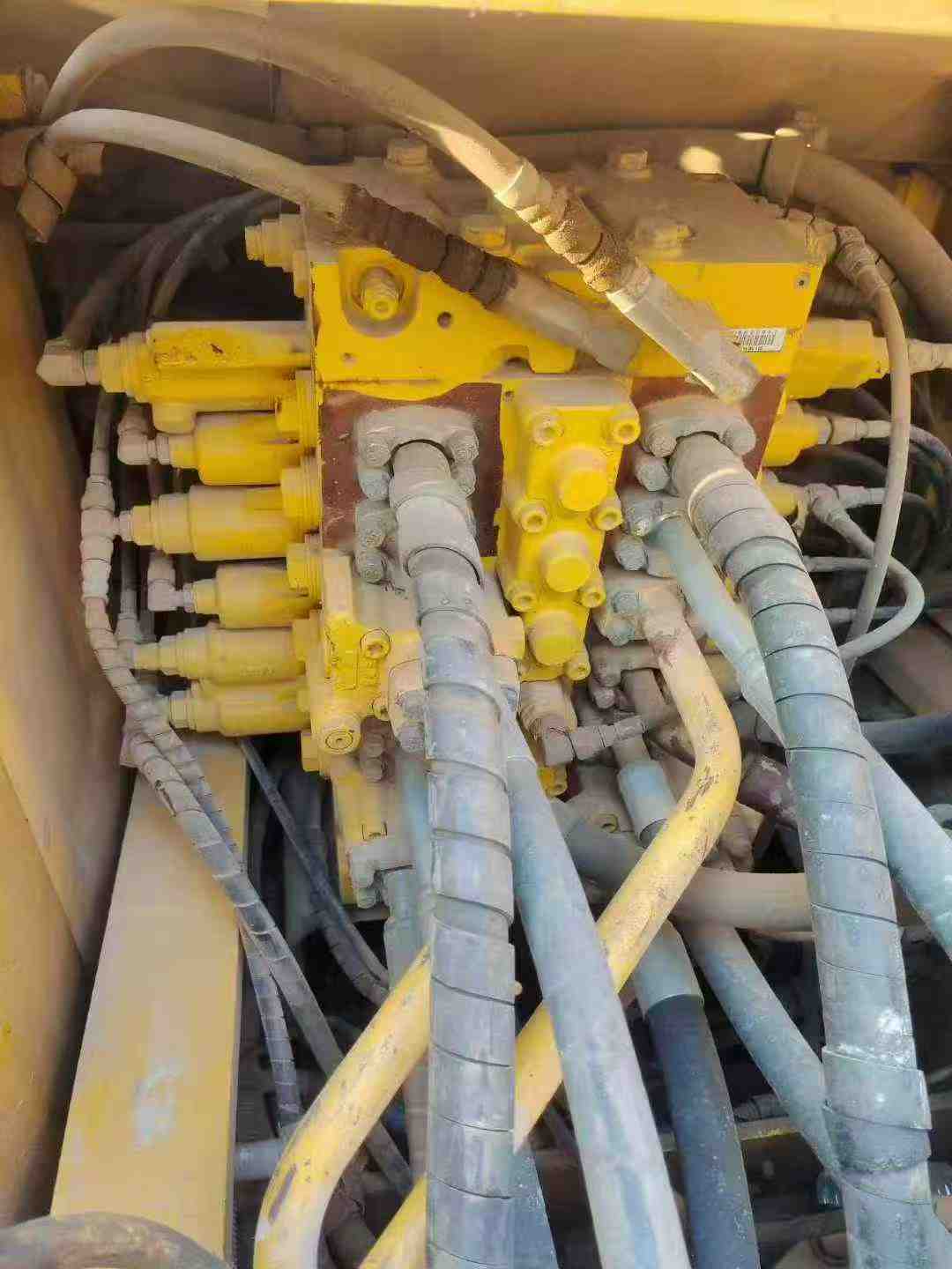 Used Komatsu PC200 Excavator 2016 Model / 4