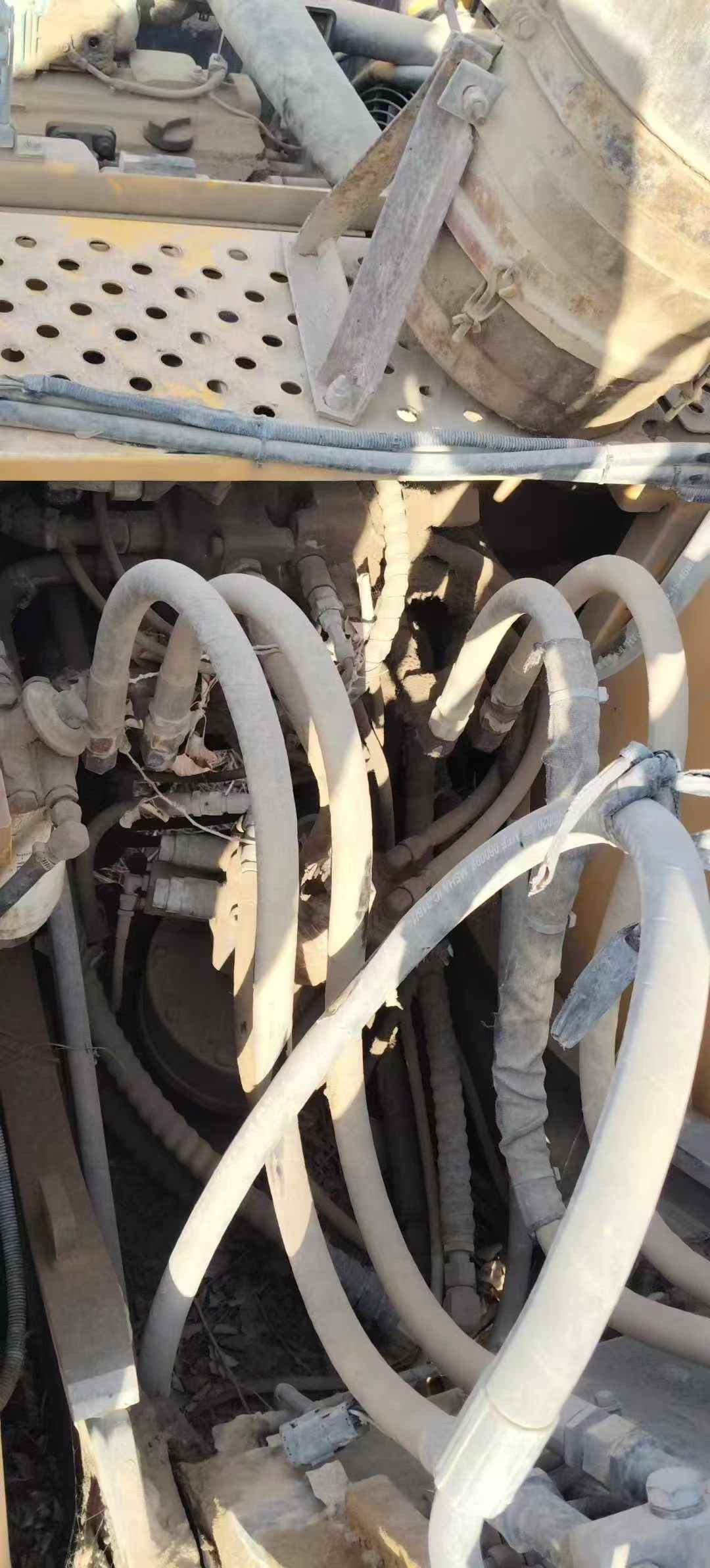 Used Volvo EC140 Excavator 2011 Model / 7