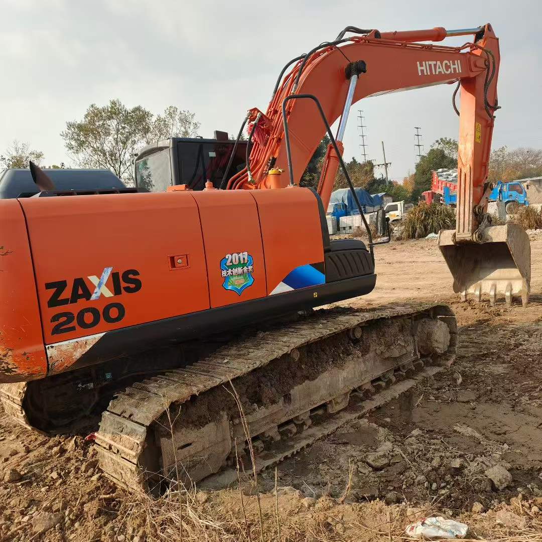 Buy Hitachi ZAXIS200 Used Excavator / 1