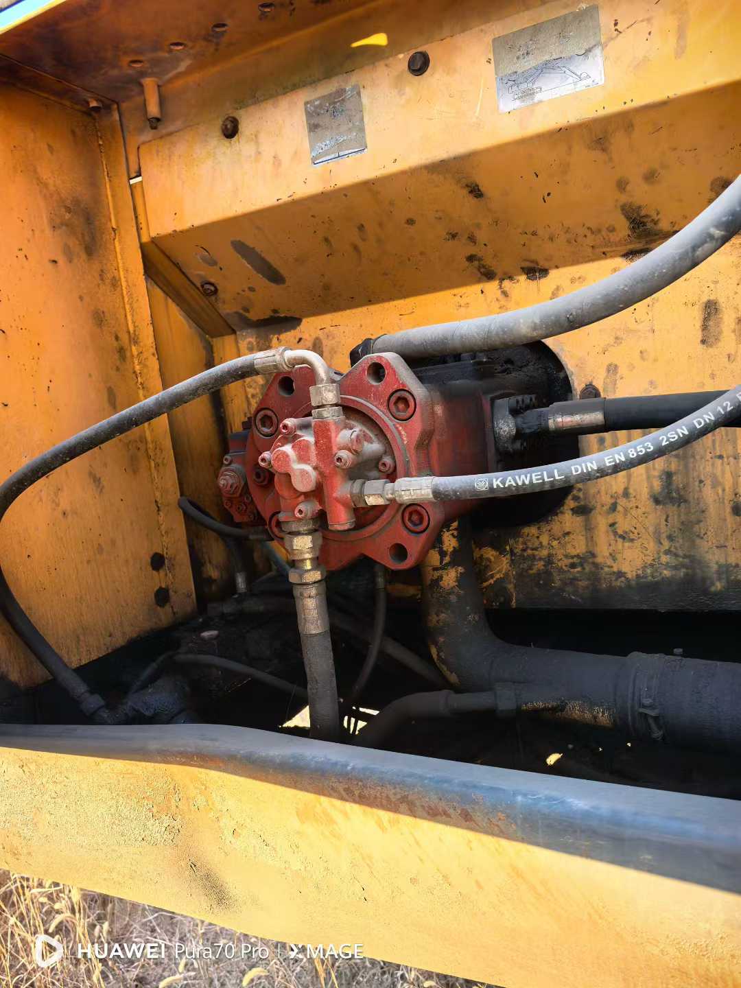 Used Hyundai R305LVS Excavator 2016 Model / 3