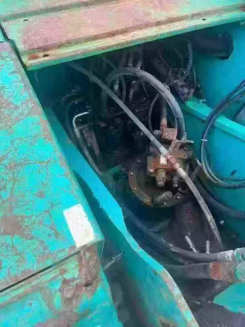 Buy Kobelco SK200 Used Excavator / 4 Used Kobelco SK200 Excavator 2011 Model / 4