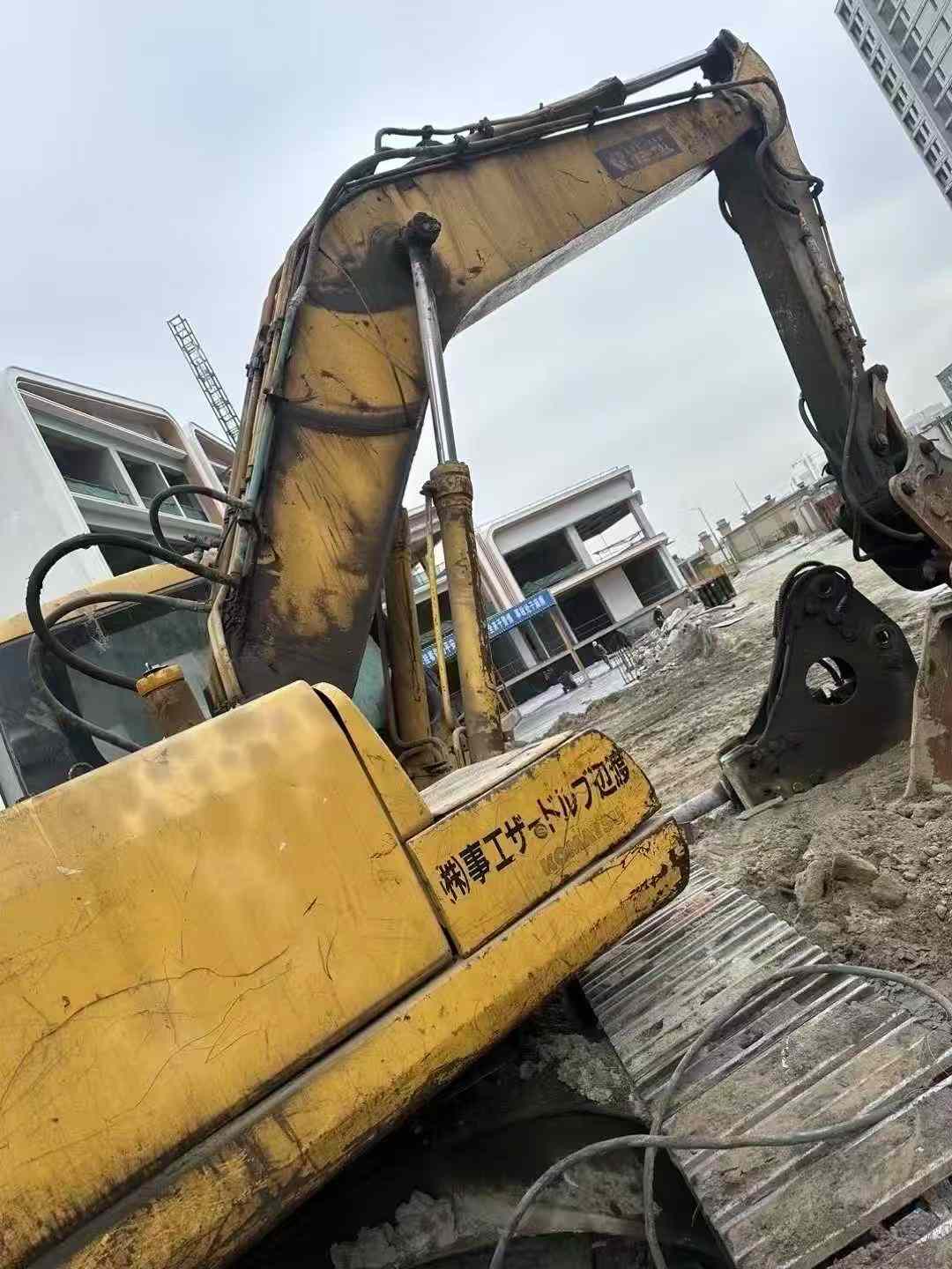 Used Komatsu PC200 Excavator 2016 Model / 5