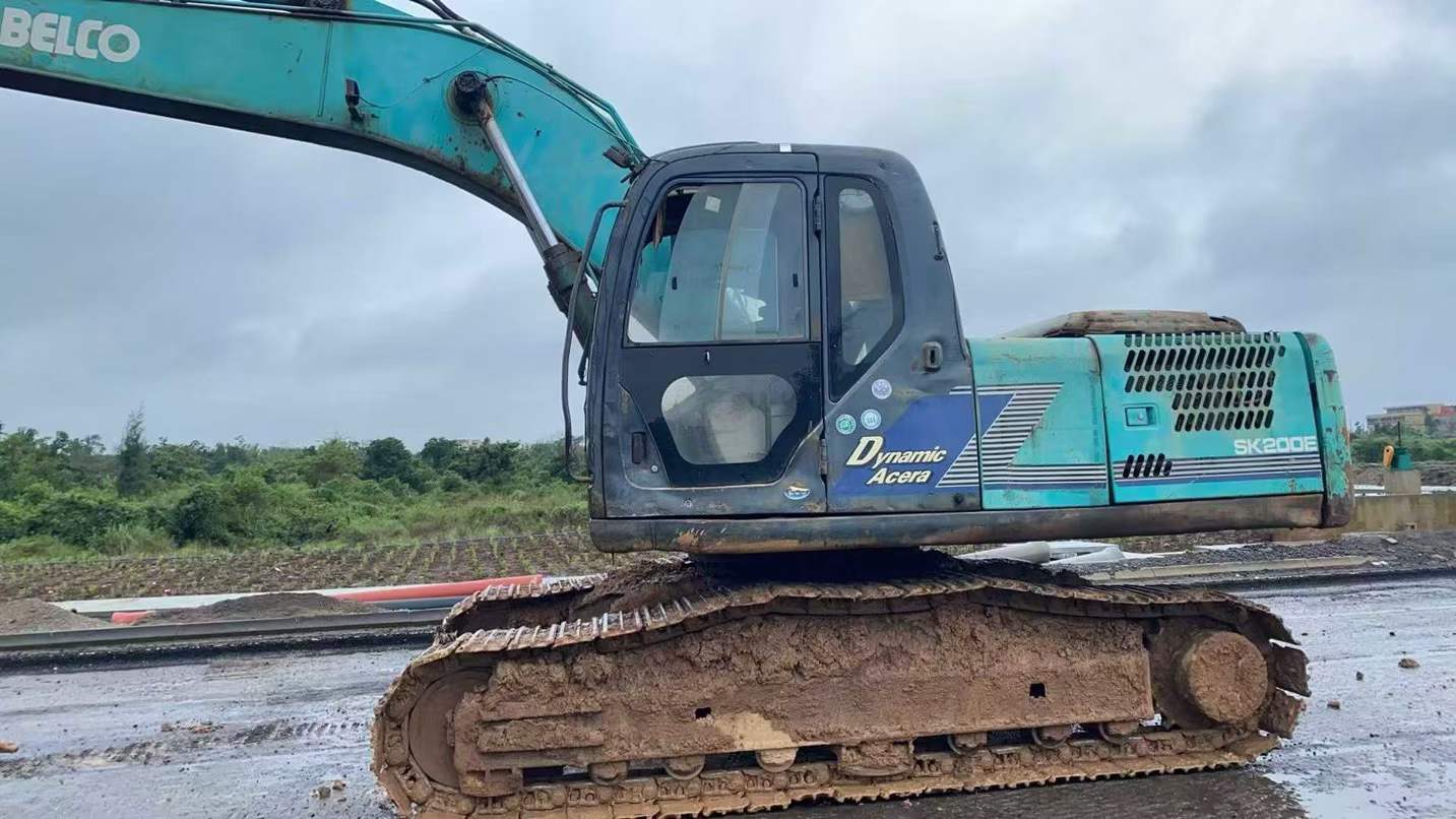 Buy Kobelco SK200 Used Excavator / 1