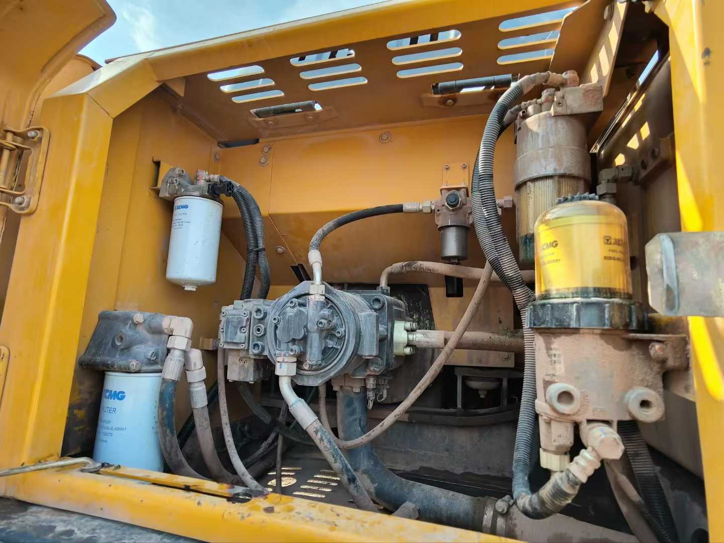 Used XCMG XE225DK Excavator 2021 Model / 5