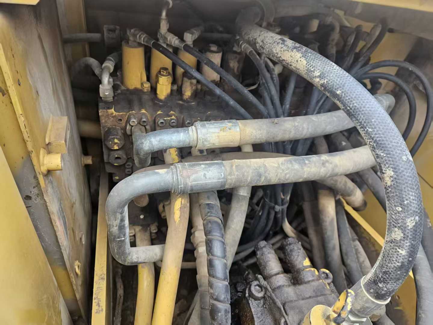 Used Caterpillar 320D Excavator 2016 Model / 4