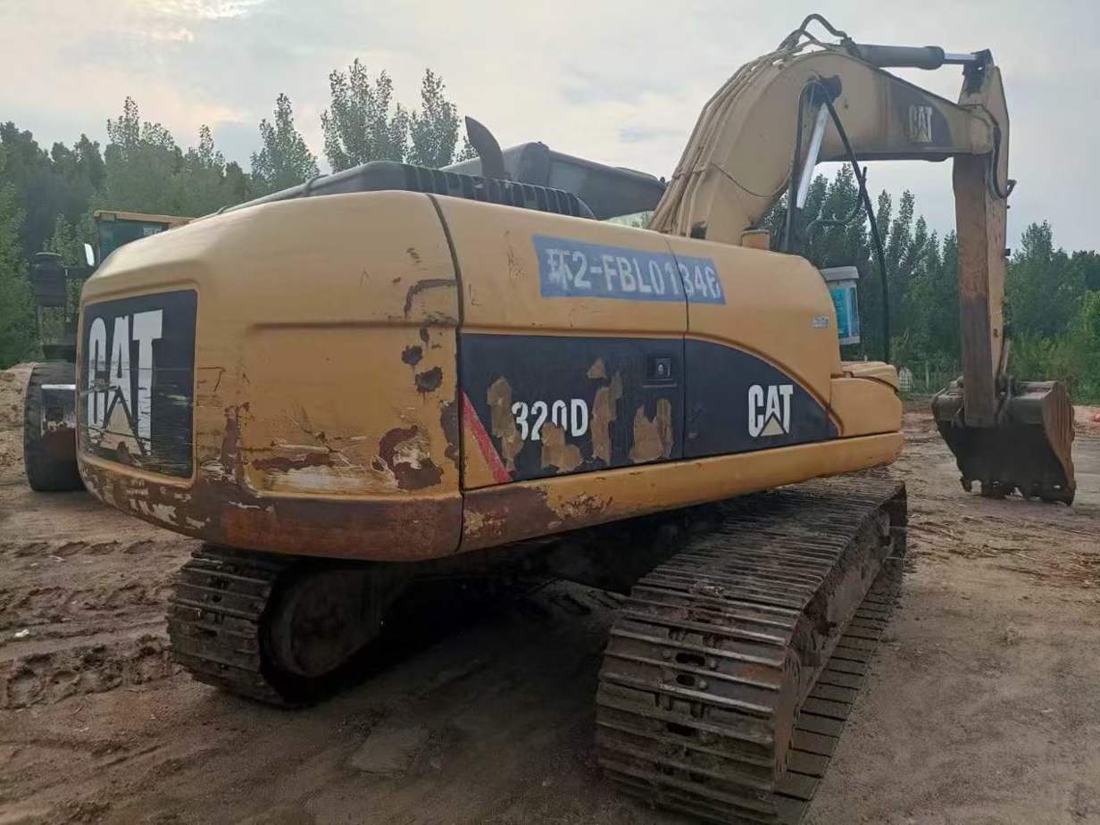 Used Caterpillar 320D Excavator 2011 Model / 3