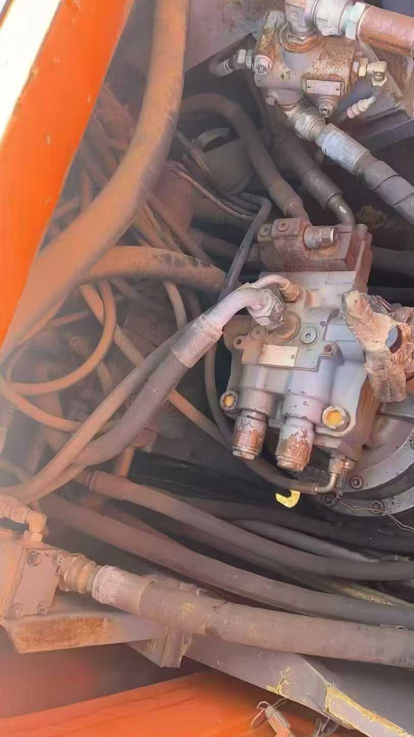 Buy Hitachi EX210 Used Excavator / 1