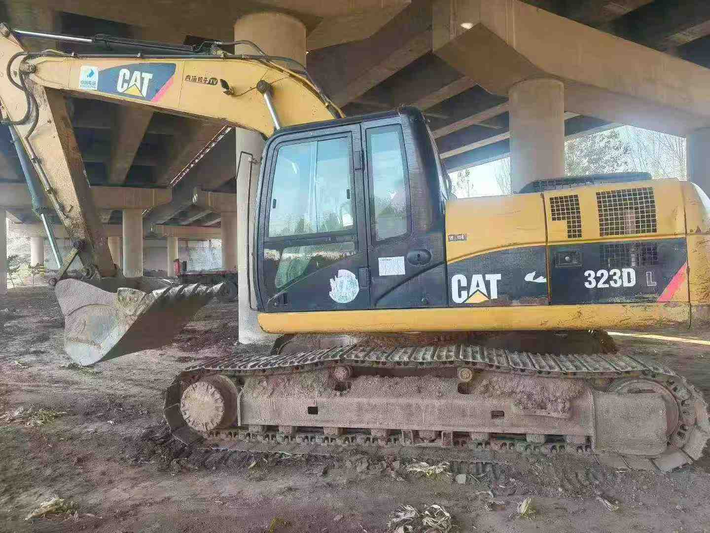 Used Caterpillar 323 Excavator 2016 Model / 2
