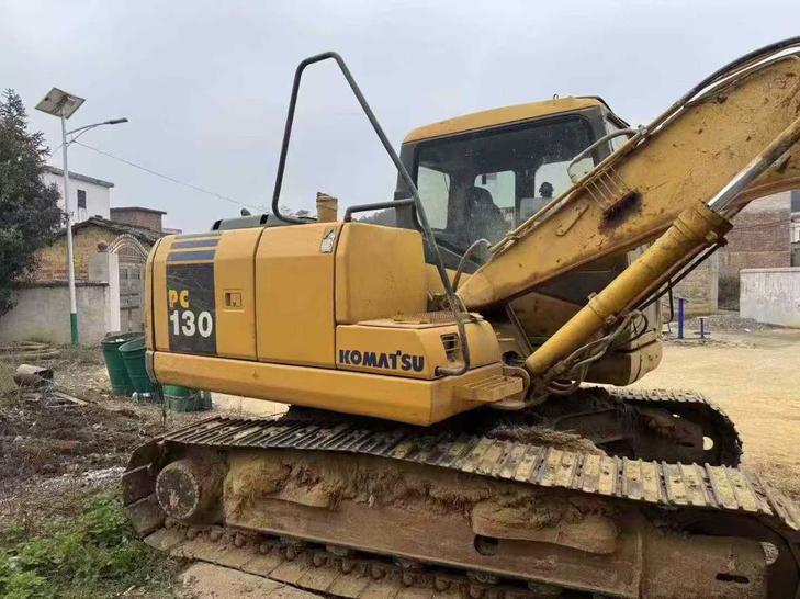 Buy Komatsu PC130 Used Excavator / 1
