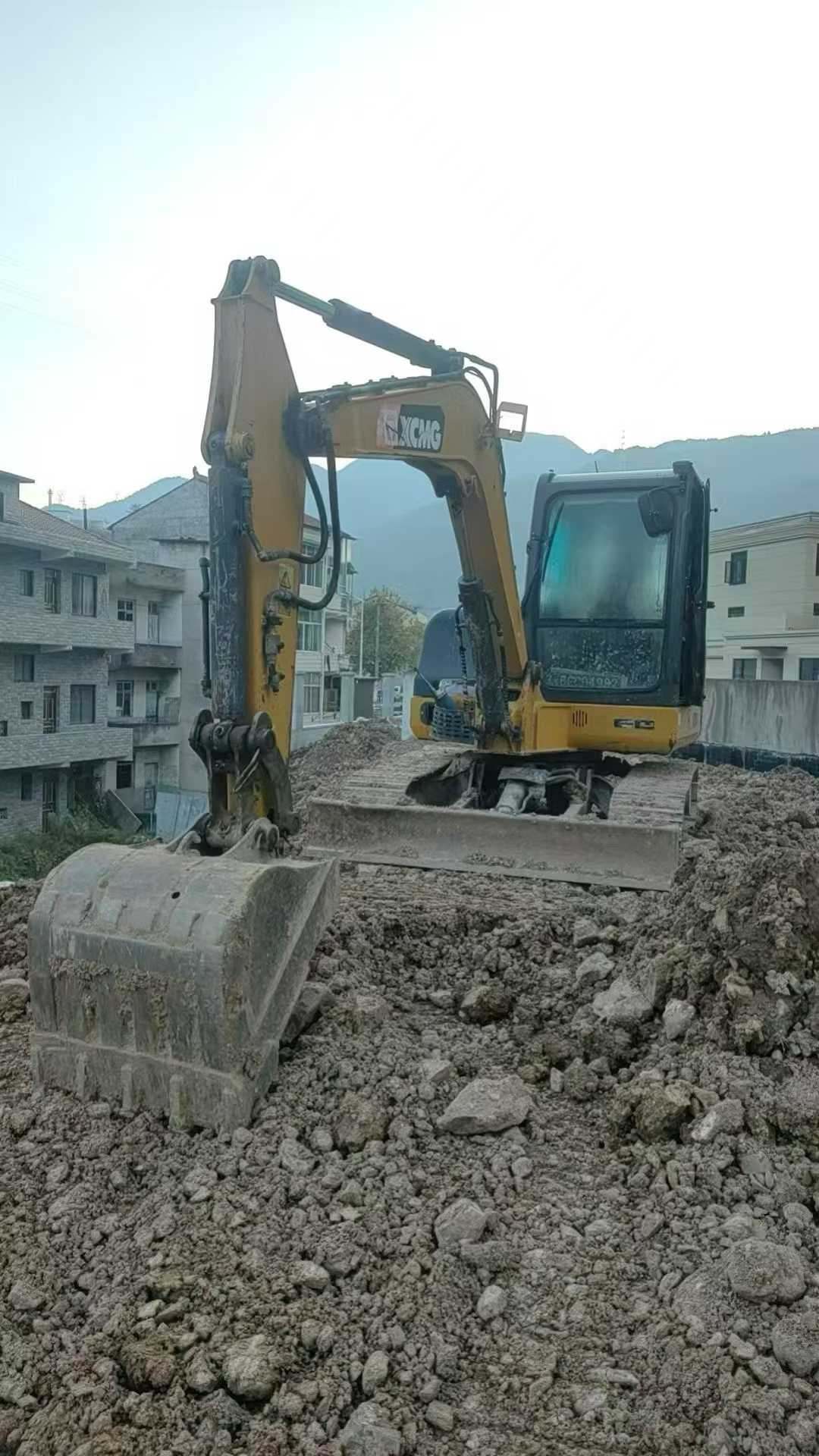 Used XCMG XE60 Excavator 2022 Model / 4