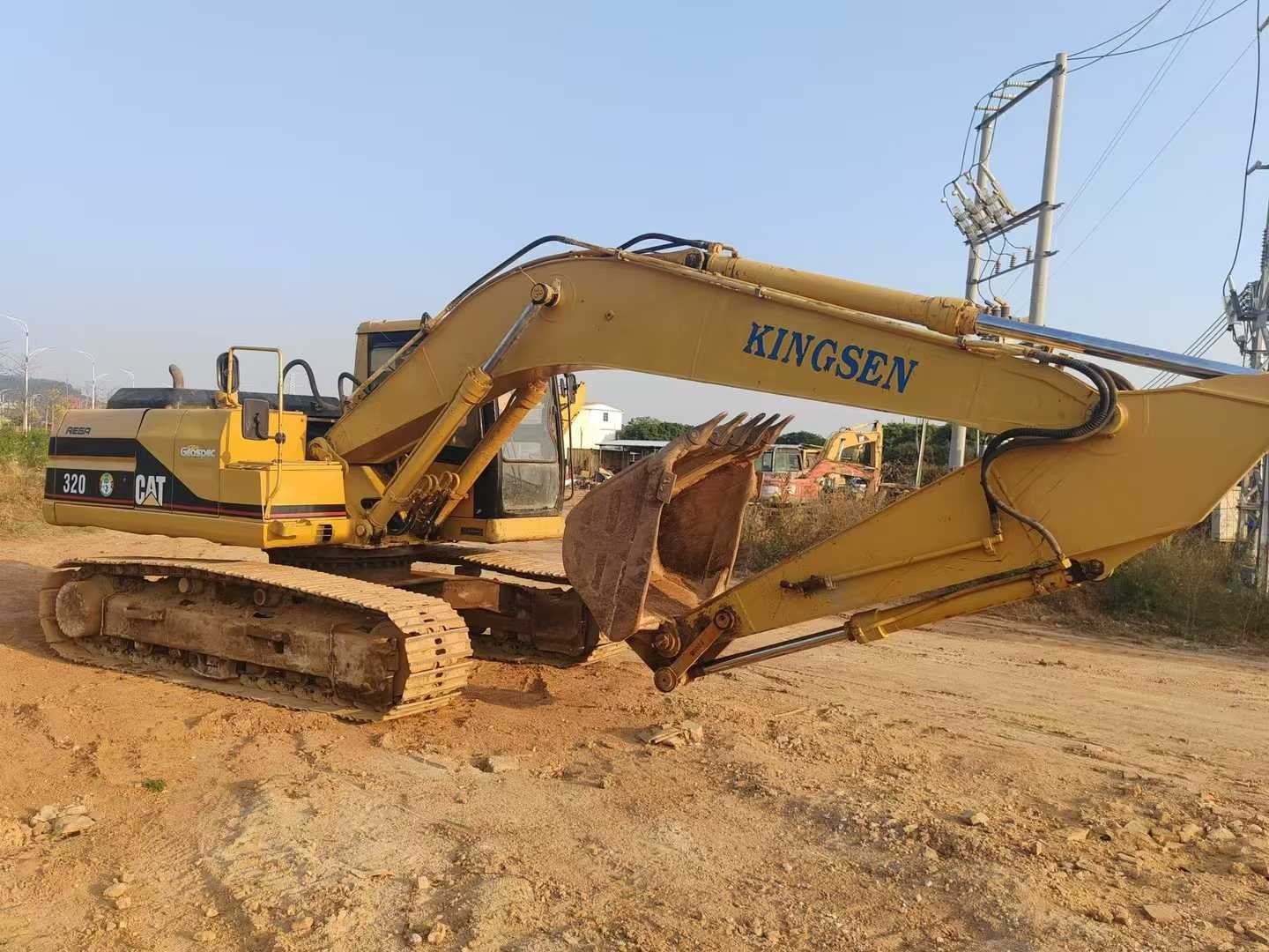 Used Caterpillar 320V2 Excavator 2016 Model / 2
