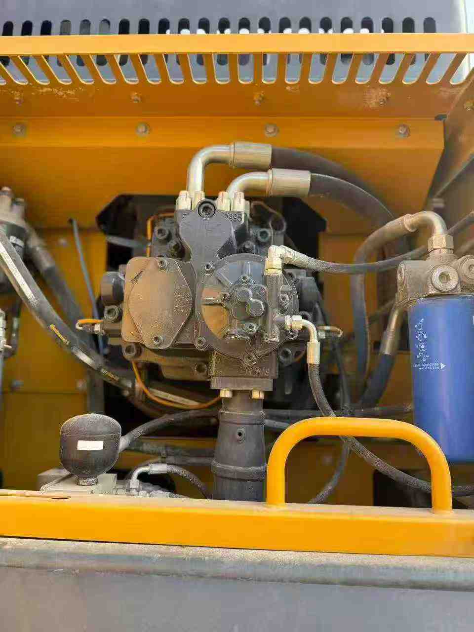 Used XCMG XE550DK Excavator 2021 Model / 6