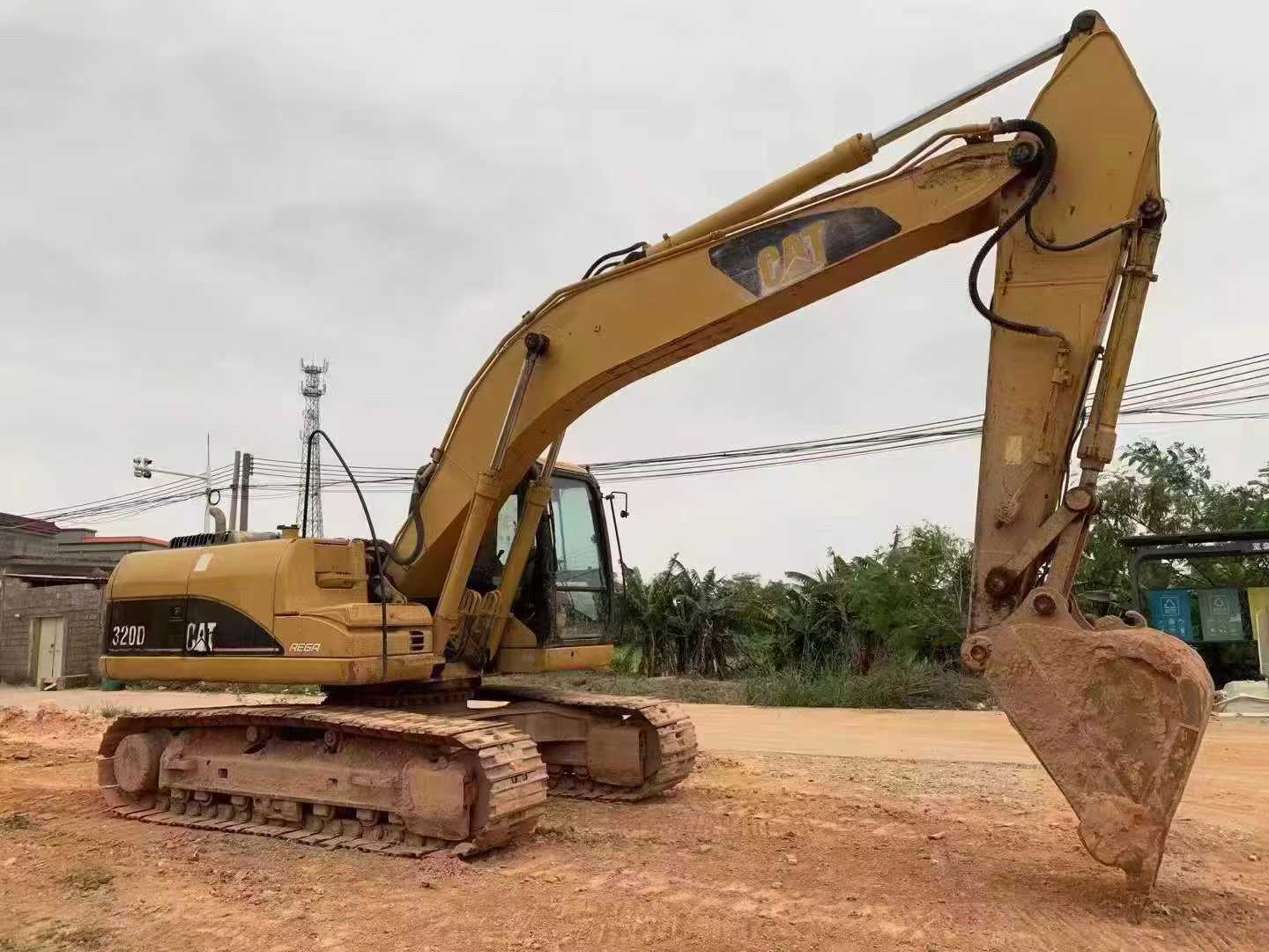 Buy Caterpillar 320D Used Excavator / 1