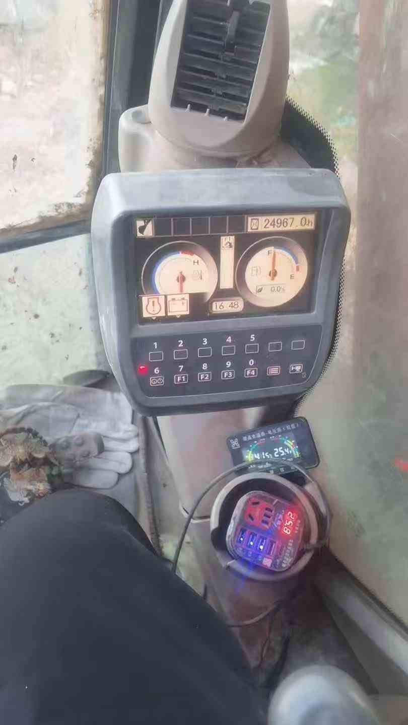 Buy Hitachi ZAXIS200 Used Excavator / 8 Used Hitachi ZAXIS200 Excavator 2016 Model / 8