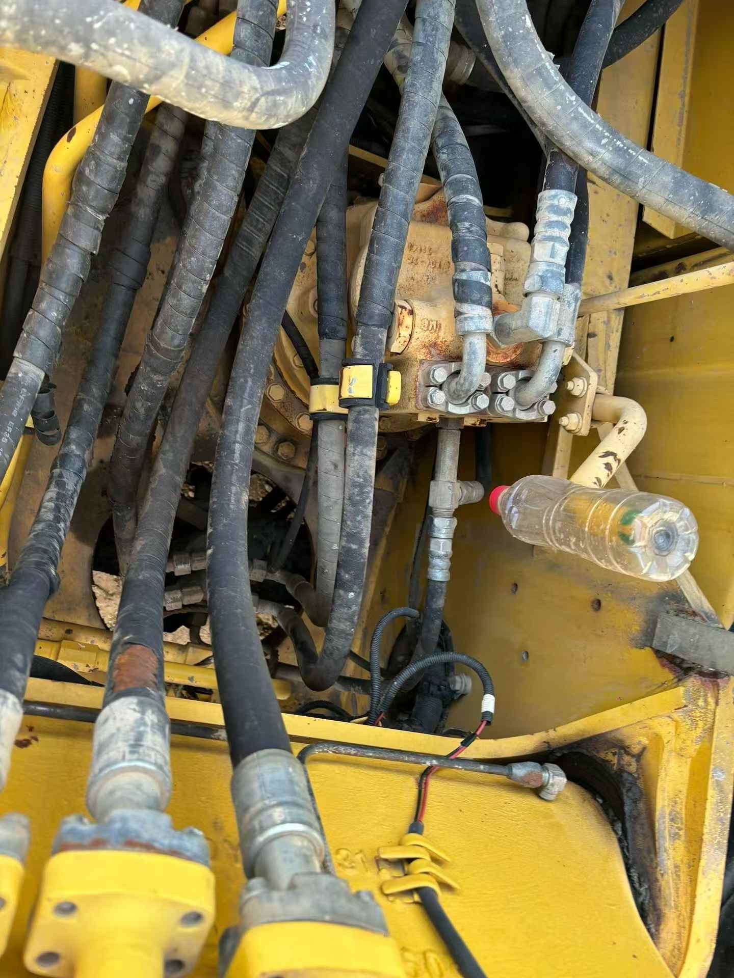 Used Komatsu PC210 Excavator 2016 Model / 4