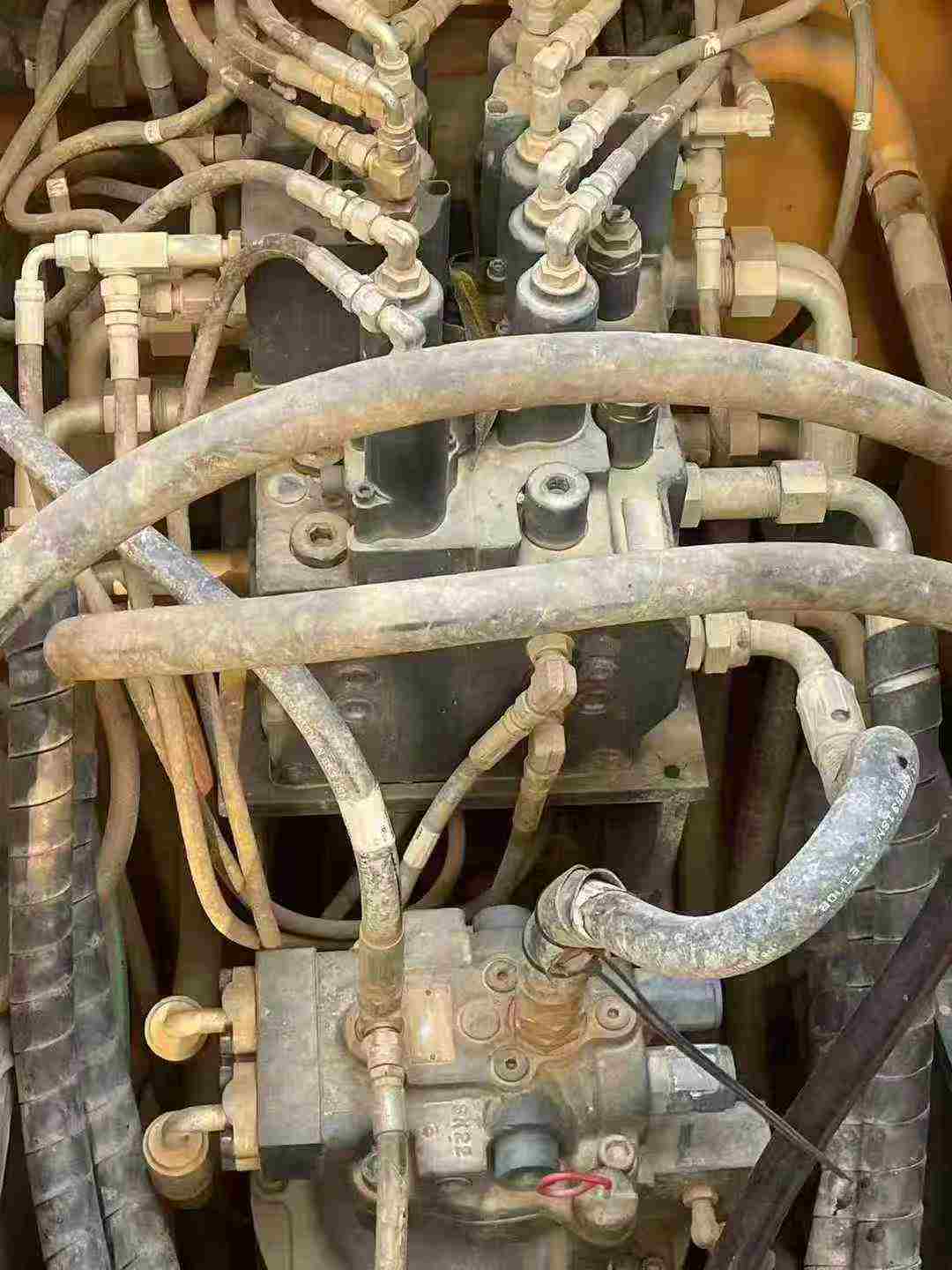 Buy Hyundai R110VS Used Excavator / 4 Used Hyundai R110VS Excavator 2020 Model / 4