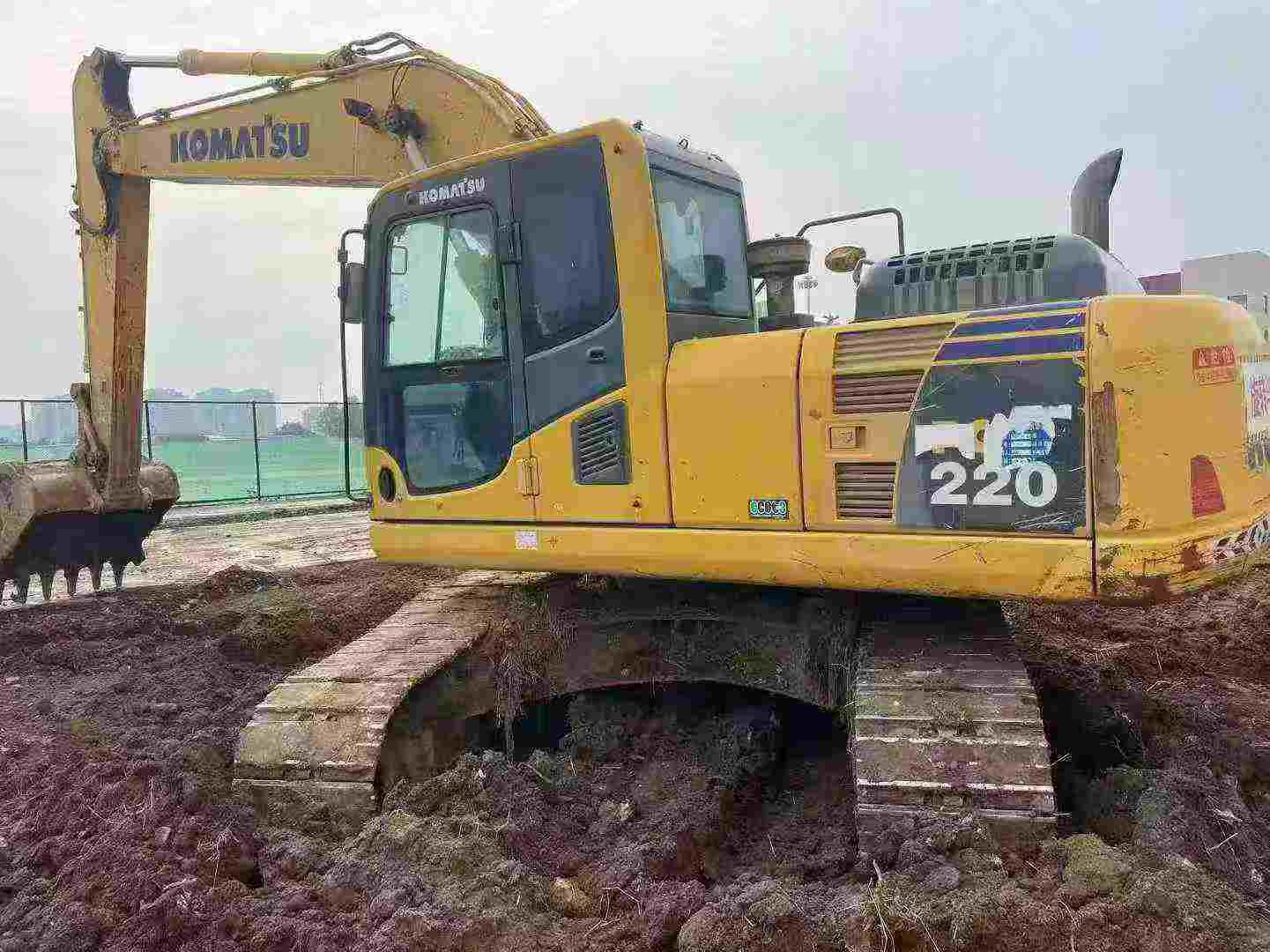 Buy Komatsu PC200 Used Excavator / 1