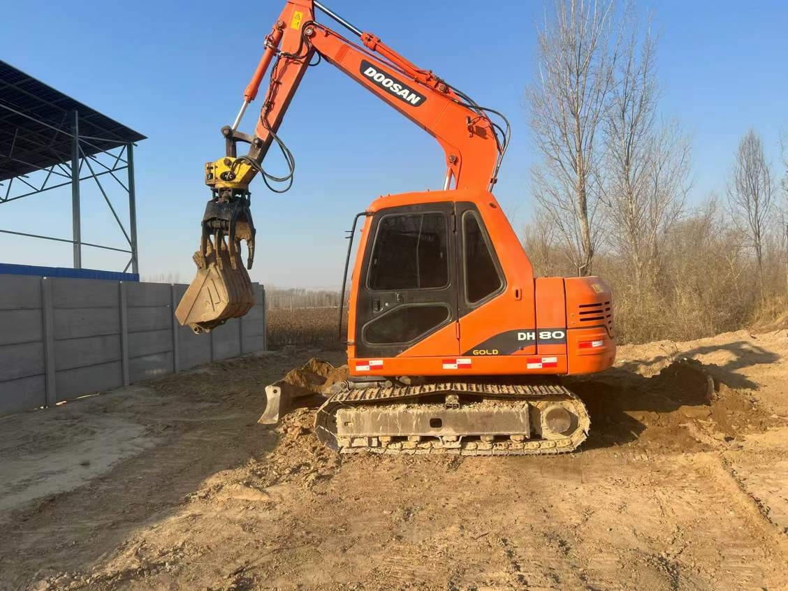 Buy Doosan DX80 Used Excavator / 2 Used Doosan DX80 Excavator 2016 Model / 2
