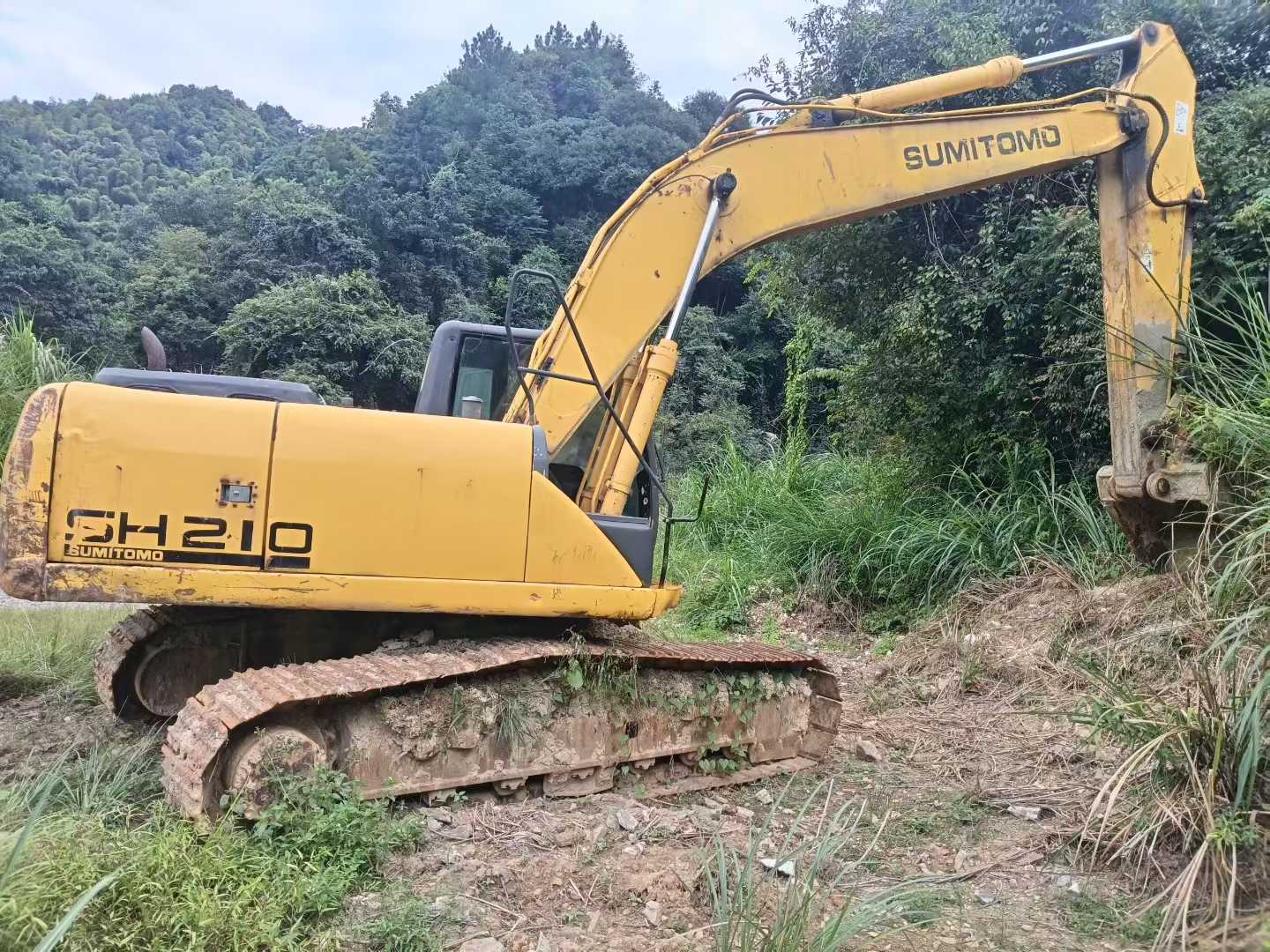 Used Sumitomo SH210A5 Excavator 2016 Model / 2