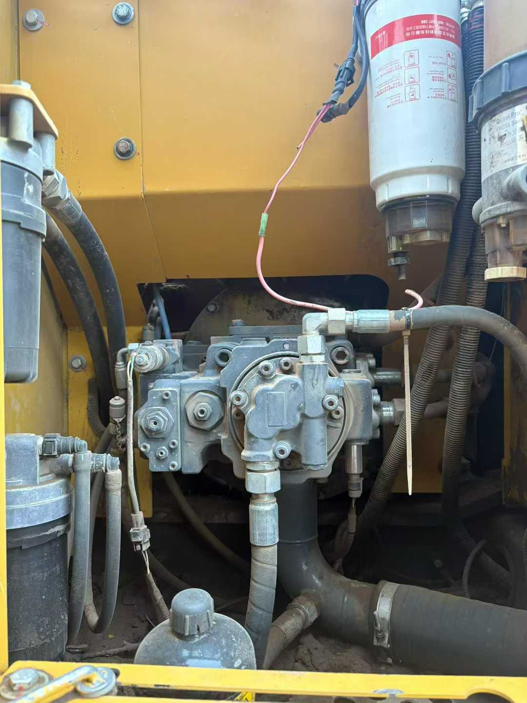 Used XCMG XE150 Excavator 2018 Model / 4