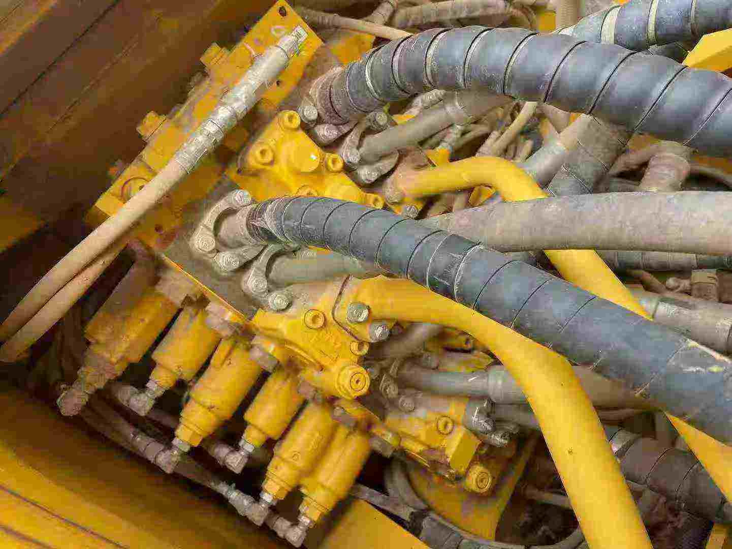 Buy Komatsu PC200 Used Excavator / 6 Used Komatsu PC200 Excavator 2020 Model / 6